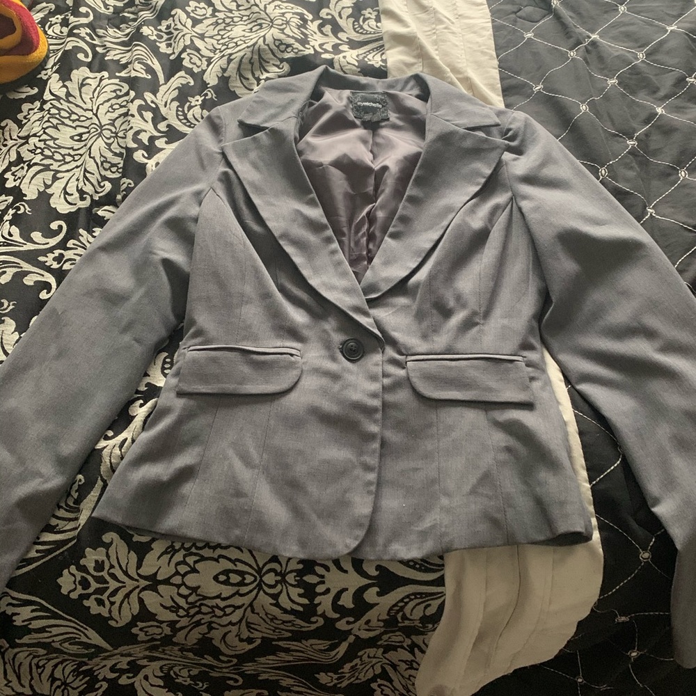 Gray women’s business blazer
